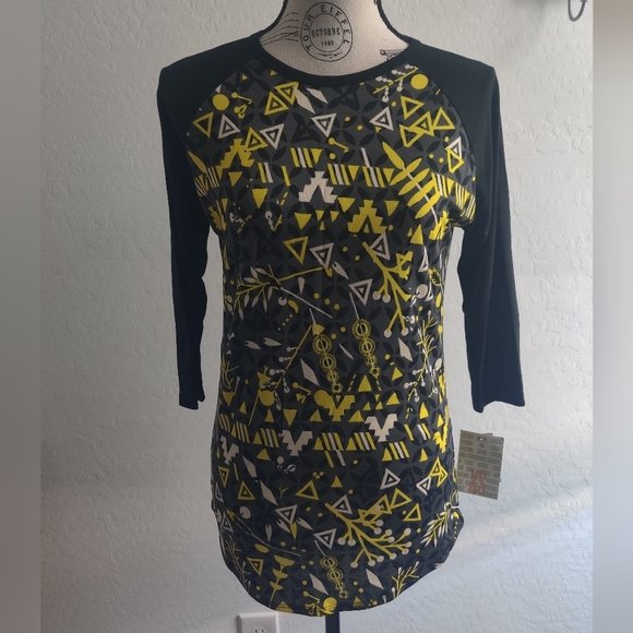🆕 Black yellow & Gray Triangle Geometric pattern print LuLaRoe Randy XS T-shirt - Picture 1 of 9